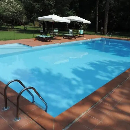 Pratoverde Con Piscina Villa
