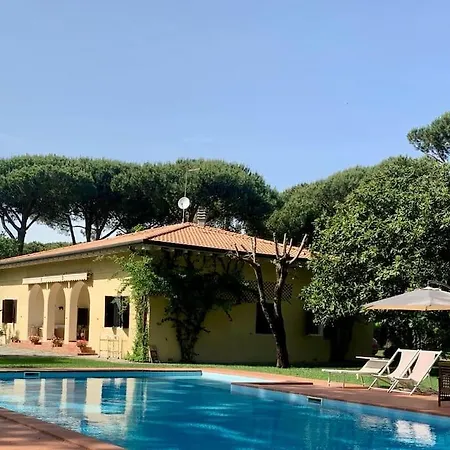 Pratoverde Con Piscina Cinquale
